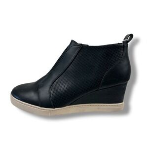 A New Day Women's Size 11 Faux Leather Wedge Sneaker Black Perforated Edgy NWT